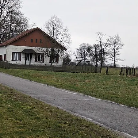 6 Pers Avec Chemins De Randonnée Et Station Thermale à Proximité - Fr-1-589-631