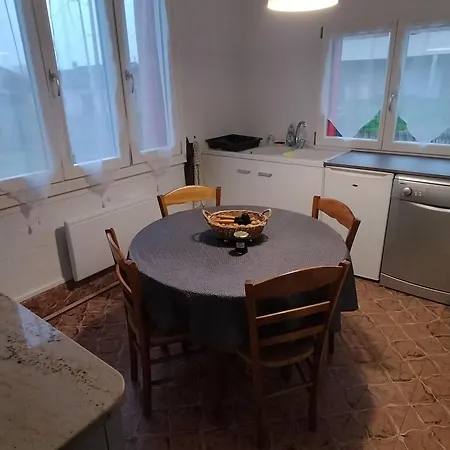 Casa di campagna 6 Pers Avec Chemins De Randonnée Et Station Thermale à Proximité - Fr-1-589-631