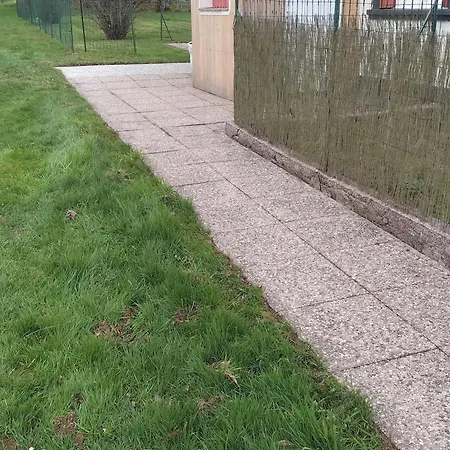 6 Pers Avec Chemins De Randonnée Et Station Thermale à Proximité - Fr-1-589-631 Montmotier