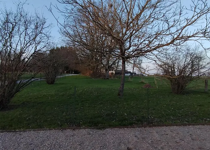 6 Pers Avec Chemins De Randonnee Et Station Thermale A Proximite - Fr-1-589-631 Montmotier