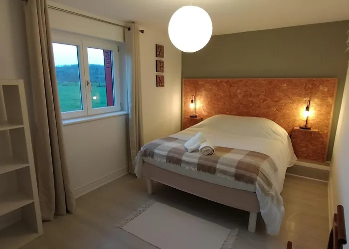 6 Pers Avec Chemins De Randonnee Et Station Thermale A Proximite - Fr-1-589-631 *