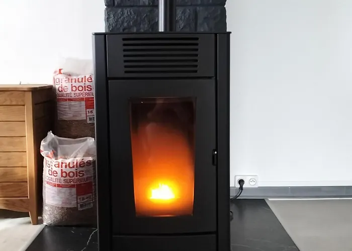 6 Pers Avec Chemins De Randonnee Et Station Thermale A Proximite - Fr-1-589-631 Montmotier