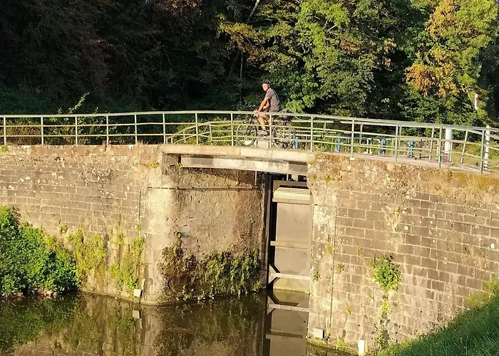 Holiday home 6 Pers Avec Chemins De Randonnee Et Station Thermale A Proximite - Fr-1-589-631 *