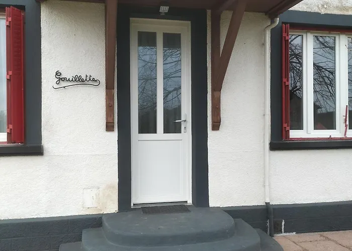 6 Pers Avec Chemins De Randonnee Et Station Thermale A Proximite - Fr-1-589-631 * Montmotier