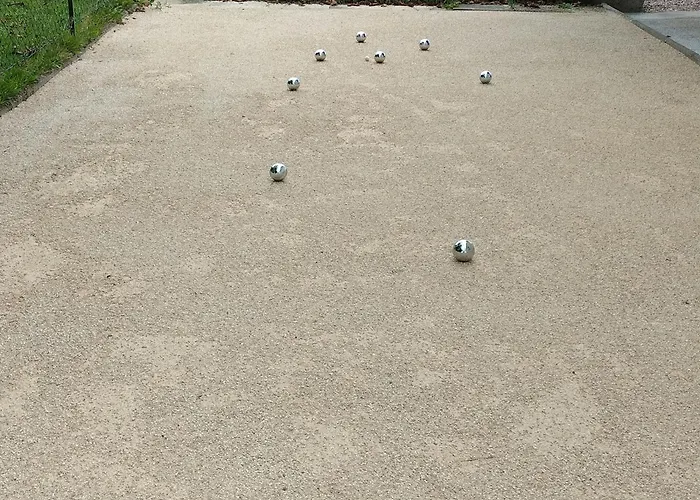 Holiday home 6 Pers Avec Chemins De Randonnee Et Station Thermale A Proximite - Fr-1-589-631 *